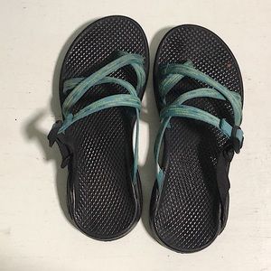 Women’s chaco slides.